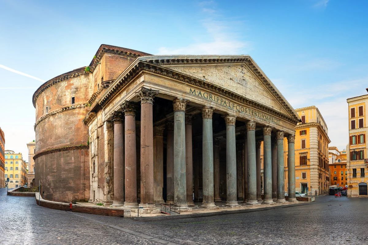 Pantheon Řím – antický chrám se sloupořadím na Piazza della Rotonda