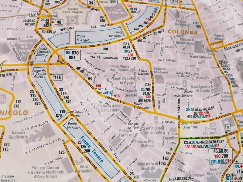 Skutečná mapa centra Říma s vyznačenými autobusovými trasami z nabízených materiálů